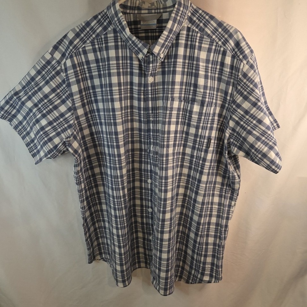 Columbia Shirt Men's XL Blue, White Plaid‎ Button Up Short Sleeve